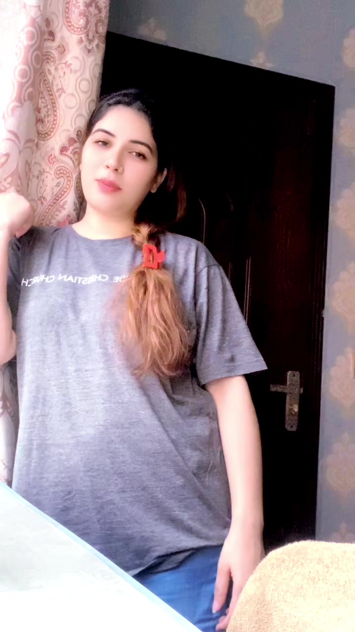 @anum_butt_143👑