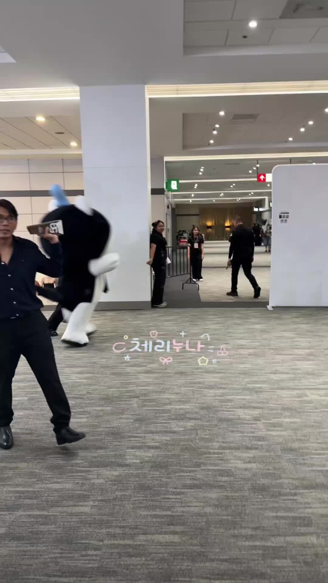 @Nia