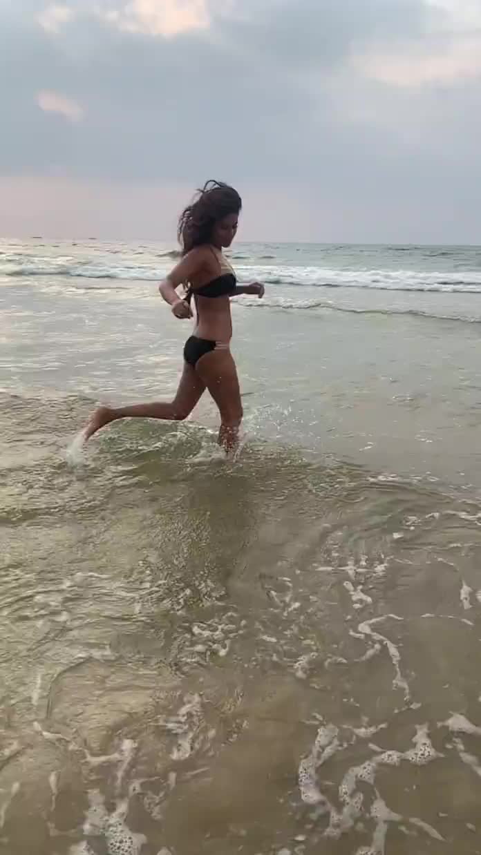@nia Sharma