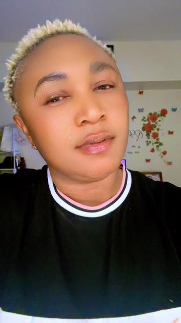 @Miss M 🇨🇲 🇨🇦