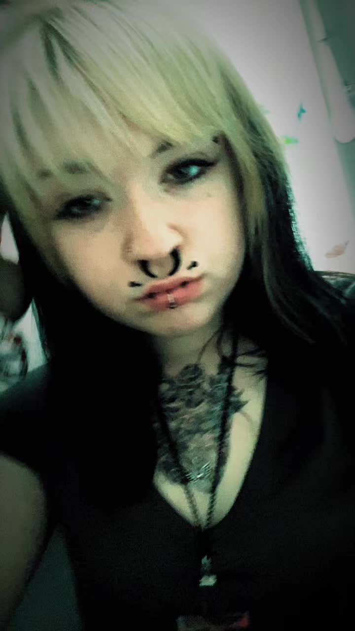 @Moldy🦇🥀