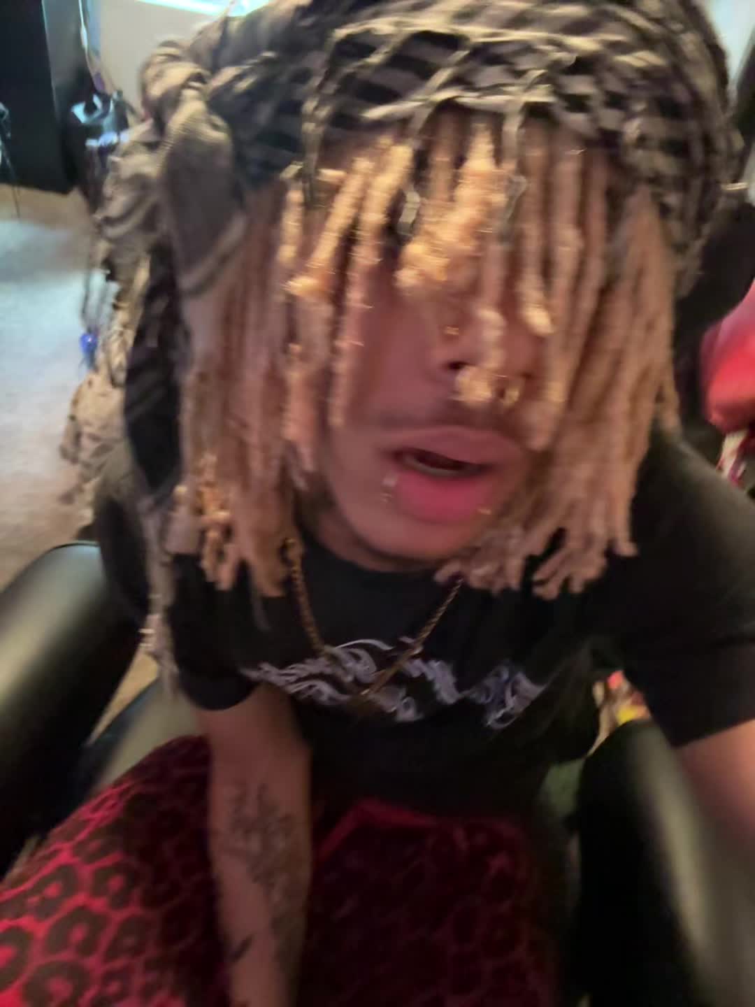 @𖣂♱AK𖣂♰