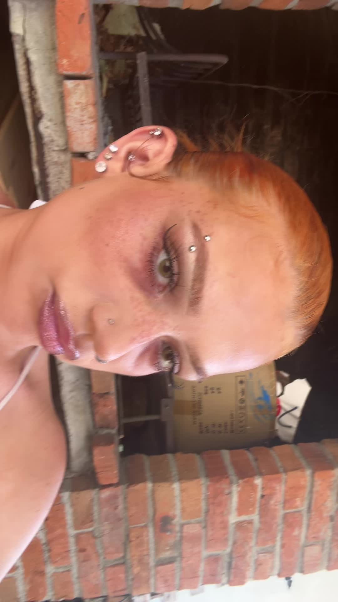 @Lucia🐱🧫