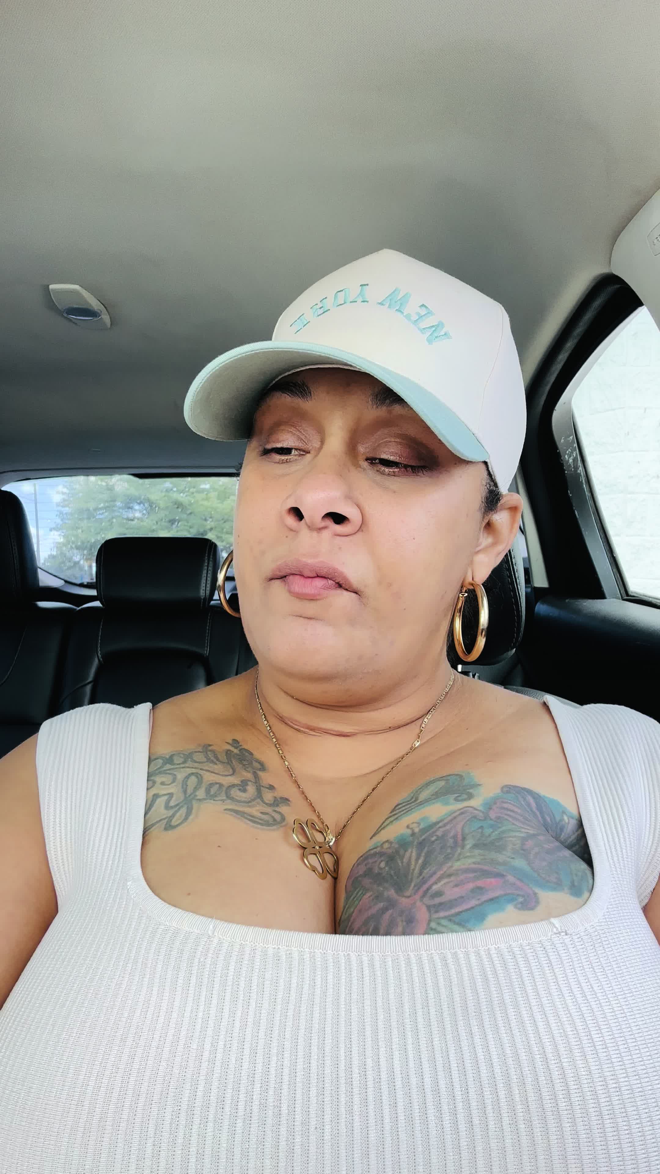 @adorecharay