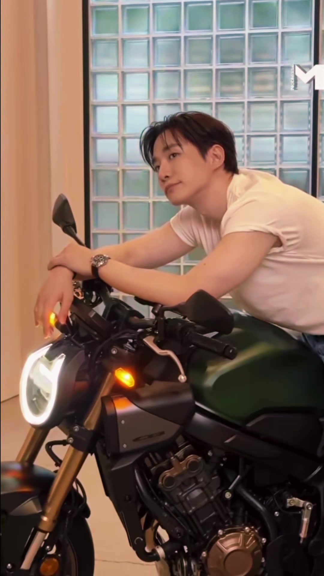 @Junho_onLeeyz