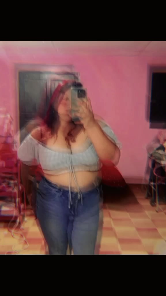 @Andrea 🦋🍒