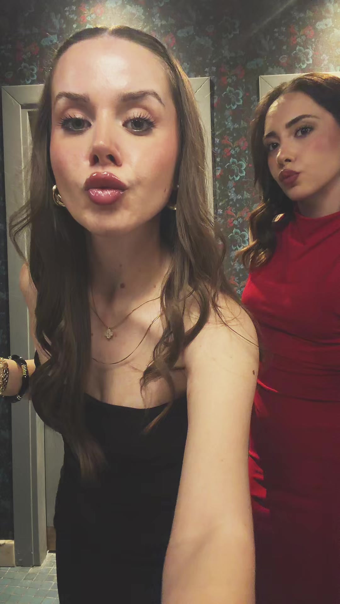 @siesamonika