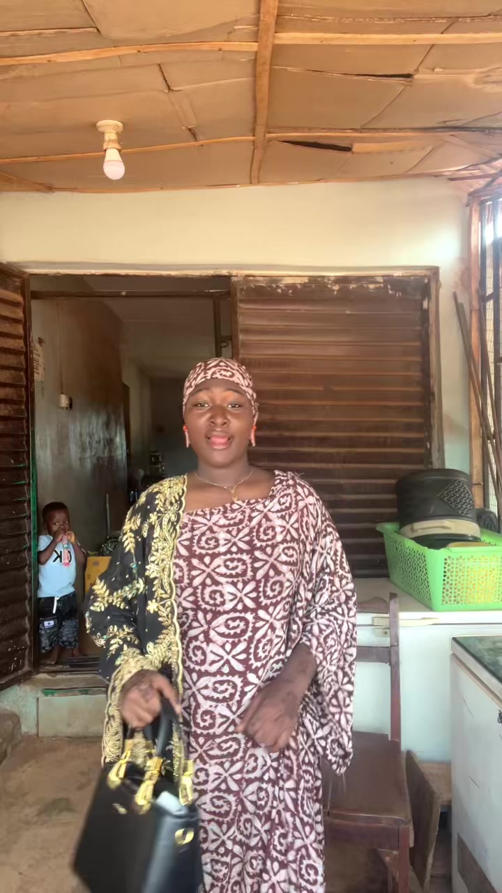 @FATHIAT🥳💯🌺🌸