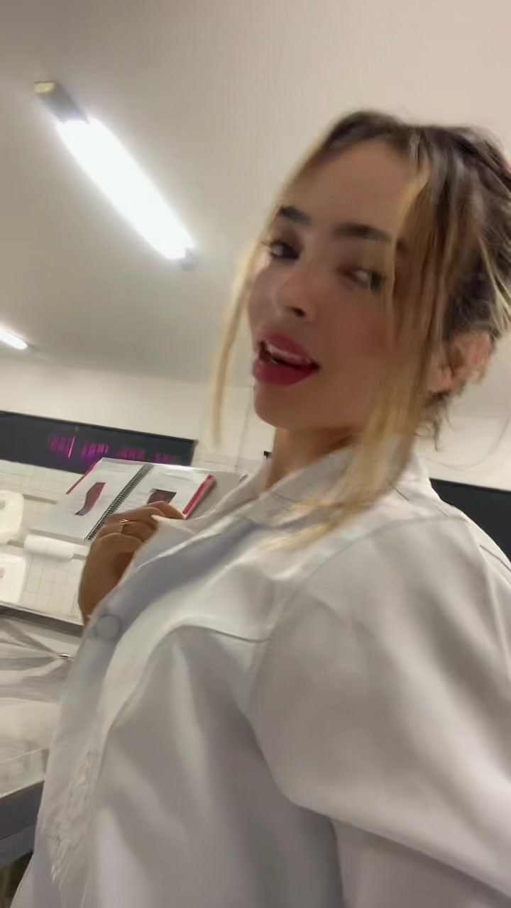 @valesca_nayane