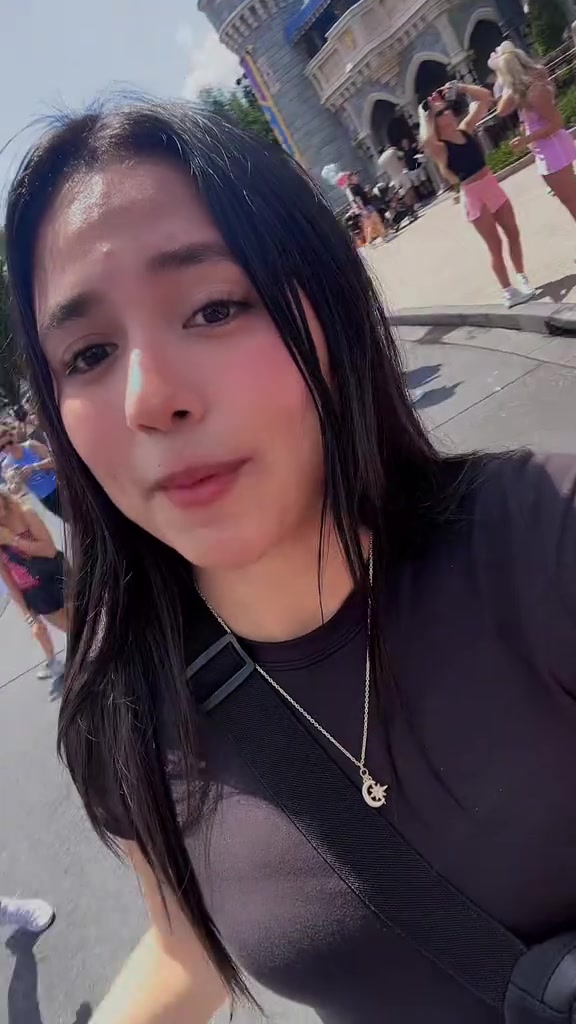 @Valentina 🔥