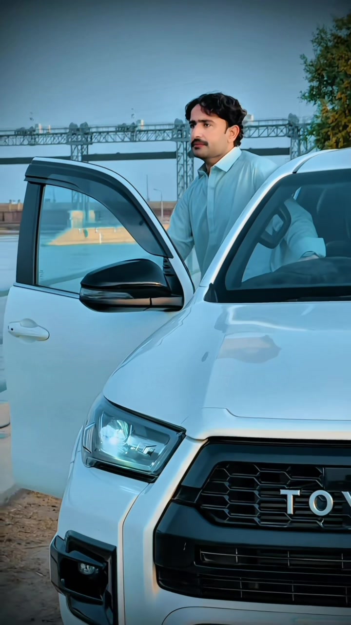 @Singer Tahir Farooq