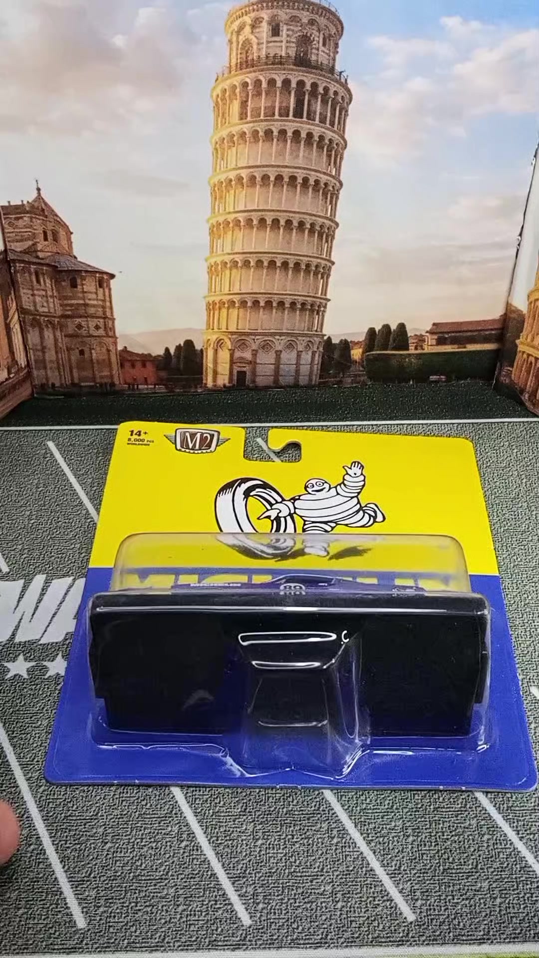 @Guzmán wheels 👋🏎️