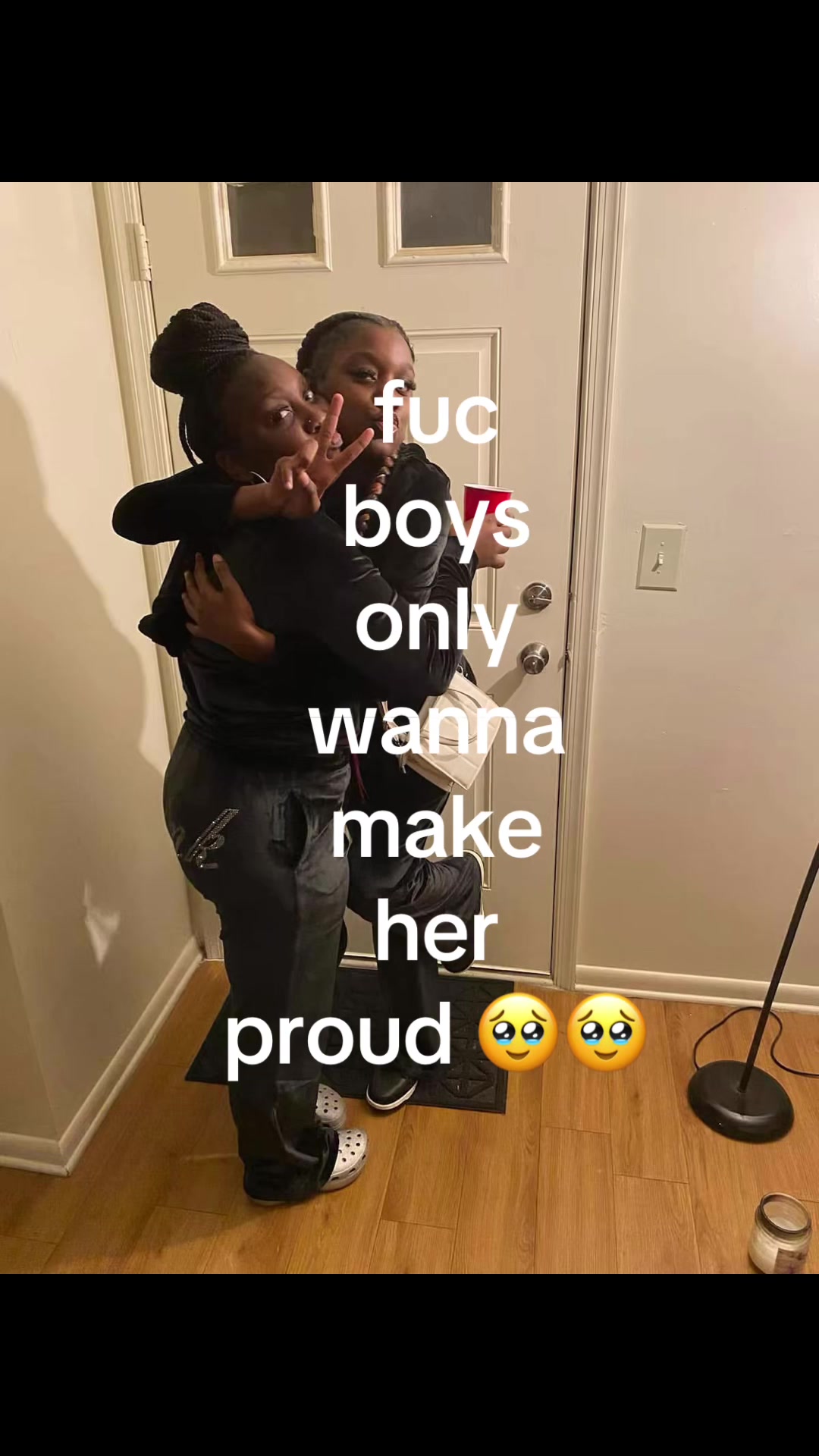 @😅