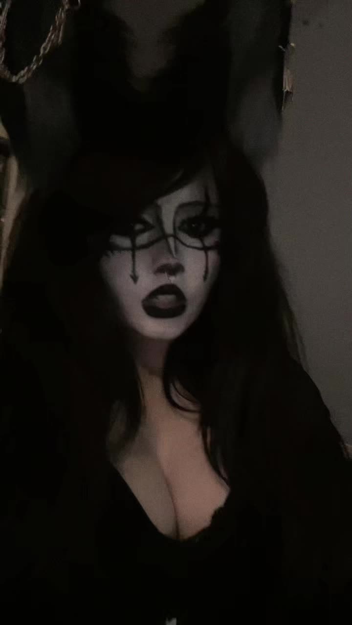 @🦇🖤🧿~ 𝒁𝒖𝒛𝒖 ~🧿🖤🦇