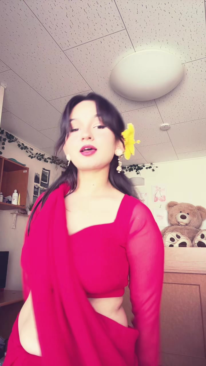 @ALINA🌸