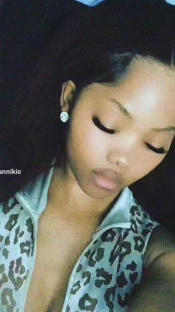 @Tshego_annikie