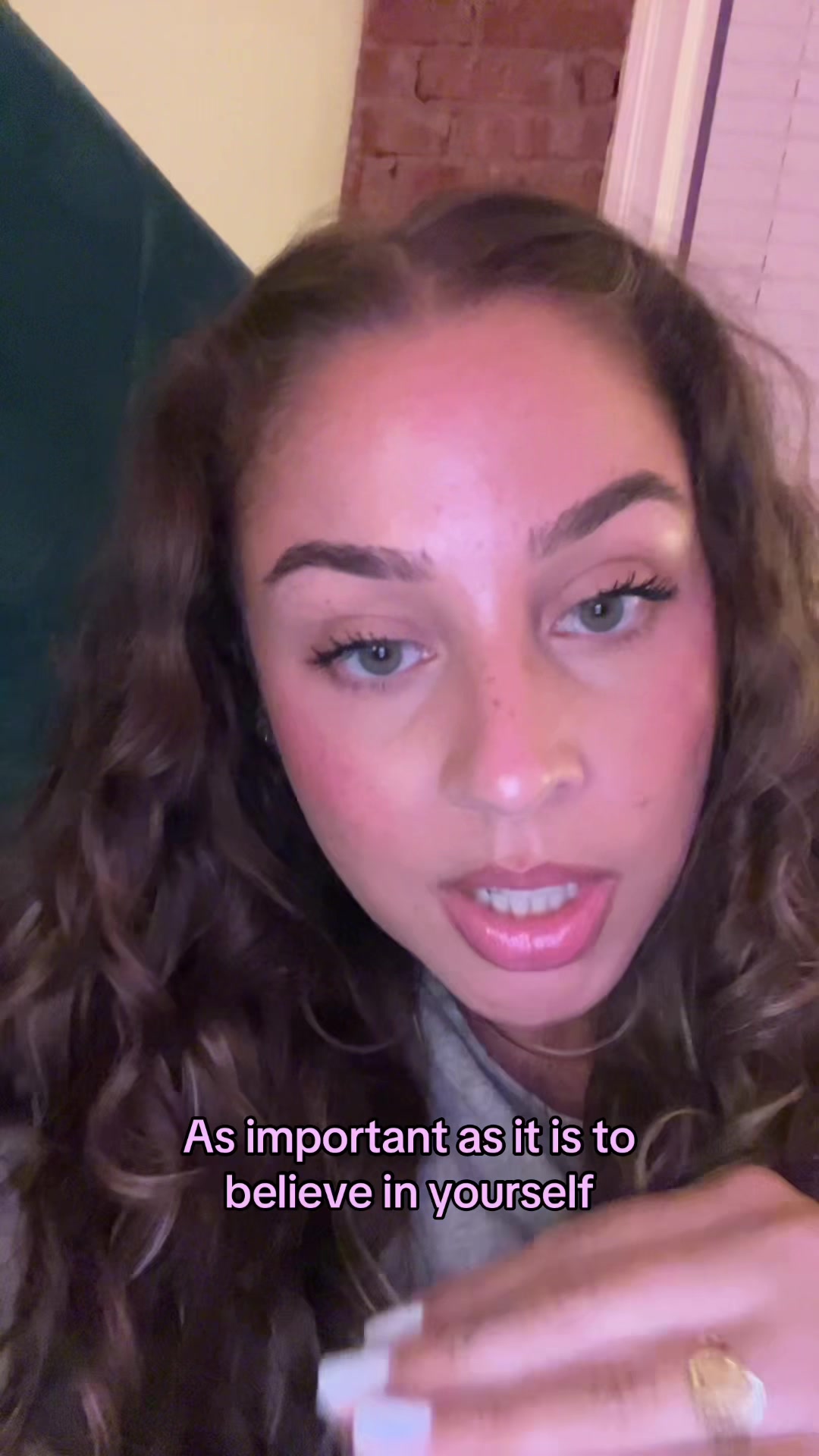 @zoefromtheinternet