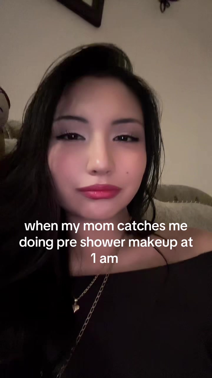 @StrawberryAri