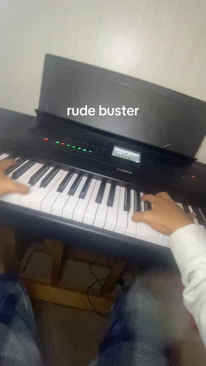 @MrSe&ntilde;or