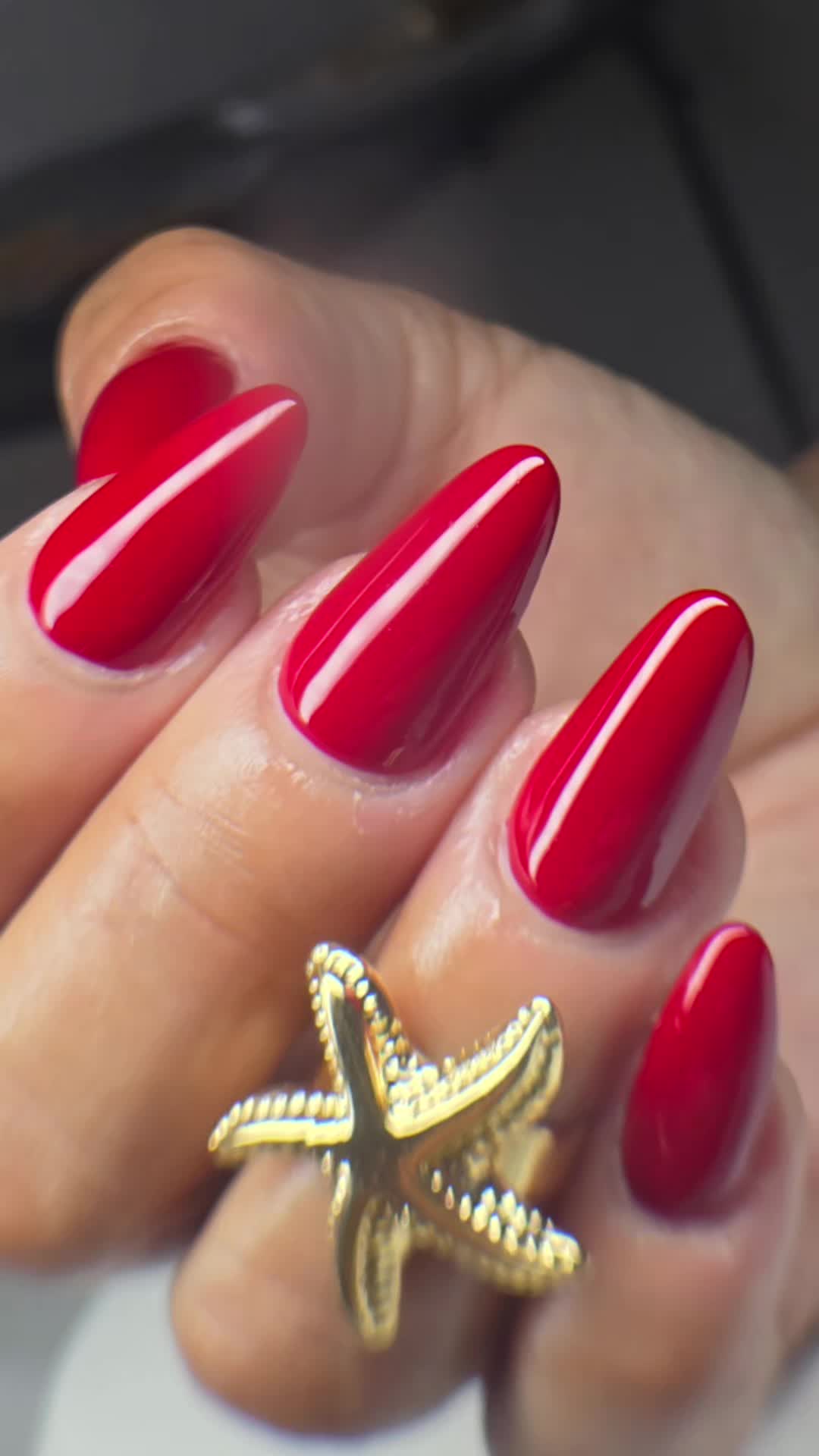 @ReinaNails
