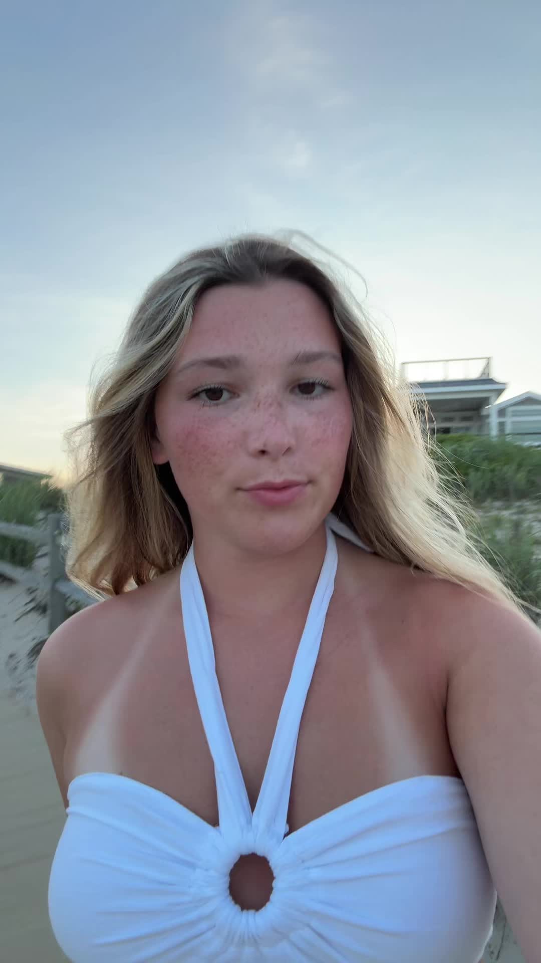 @bella