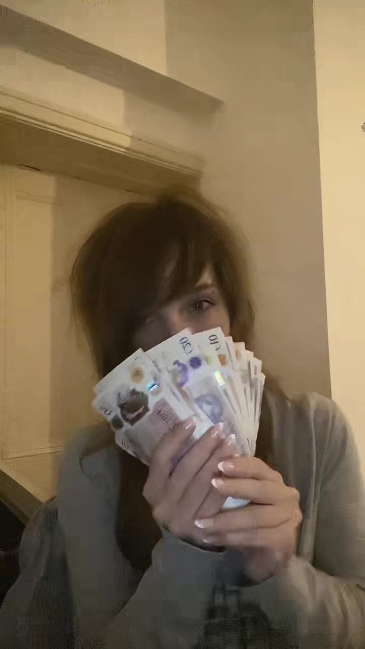 @🧁