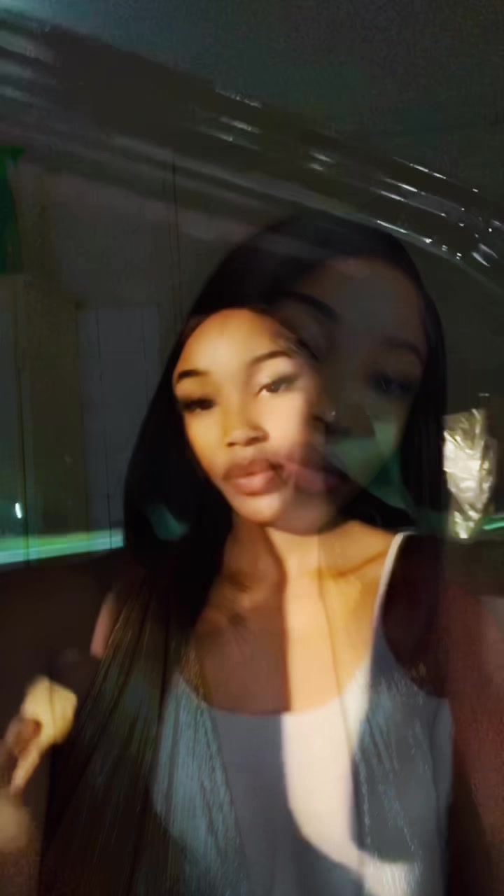 @Laurina Low🦋