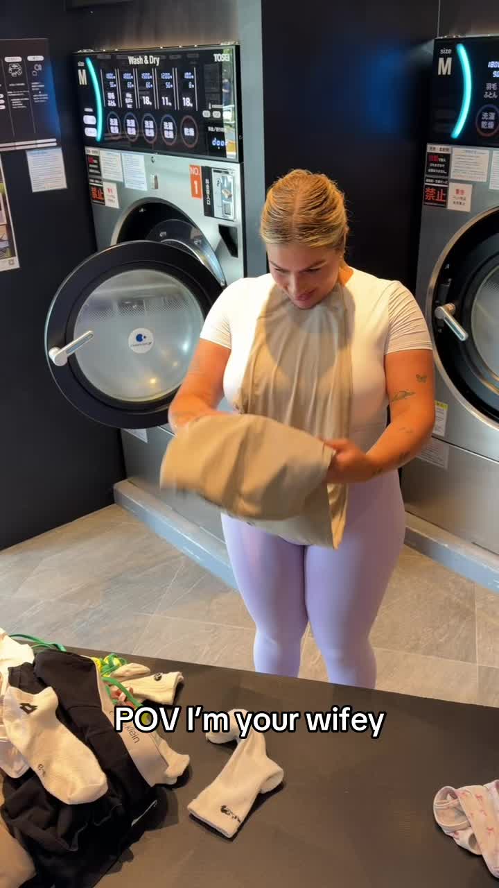 @curvymamilau