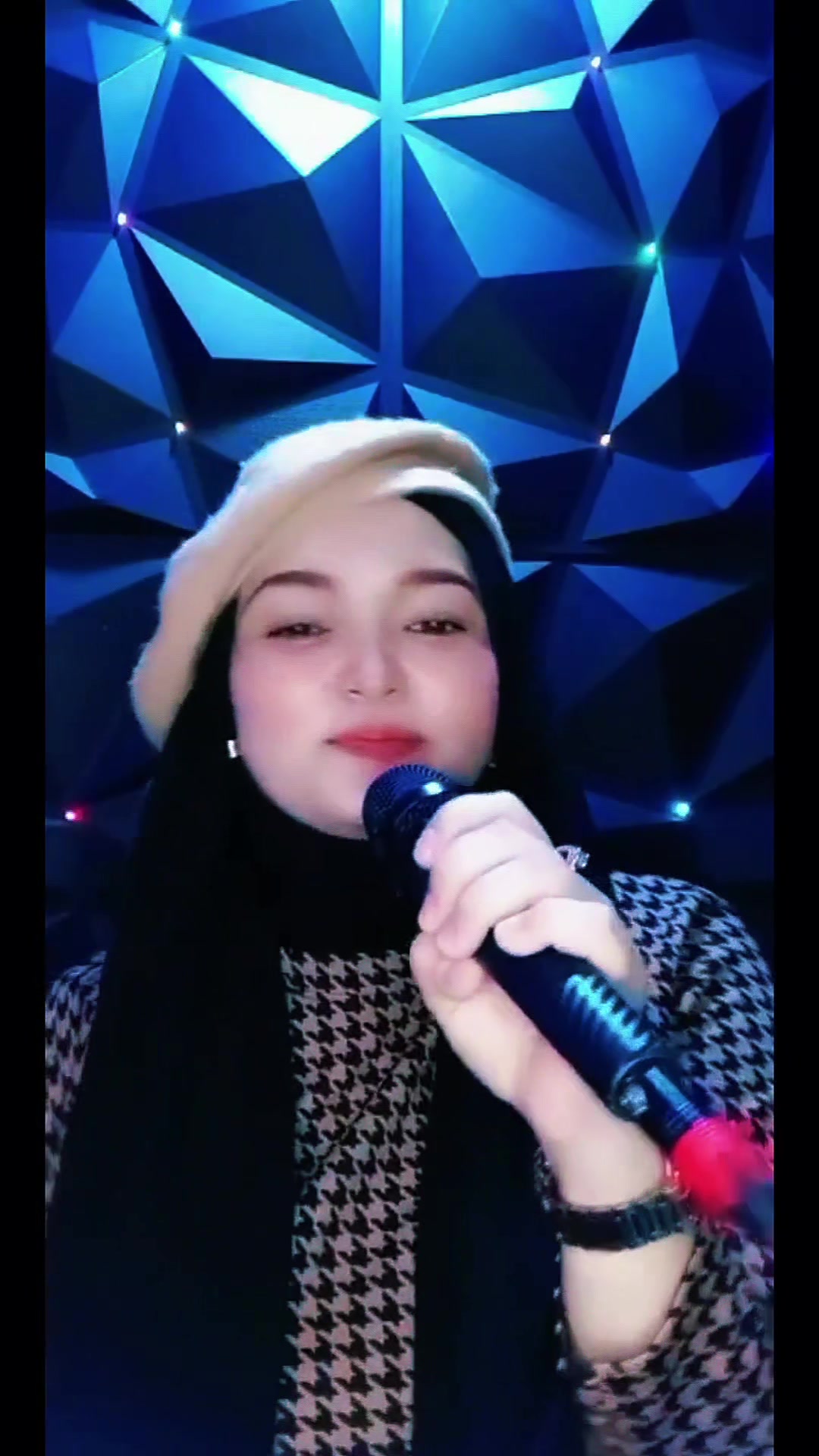 @Ce.amel13