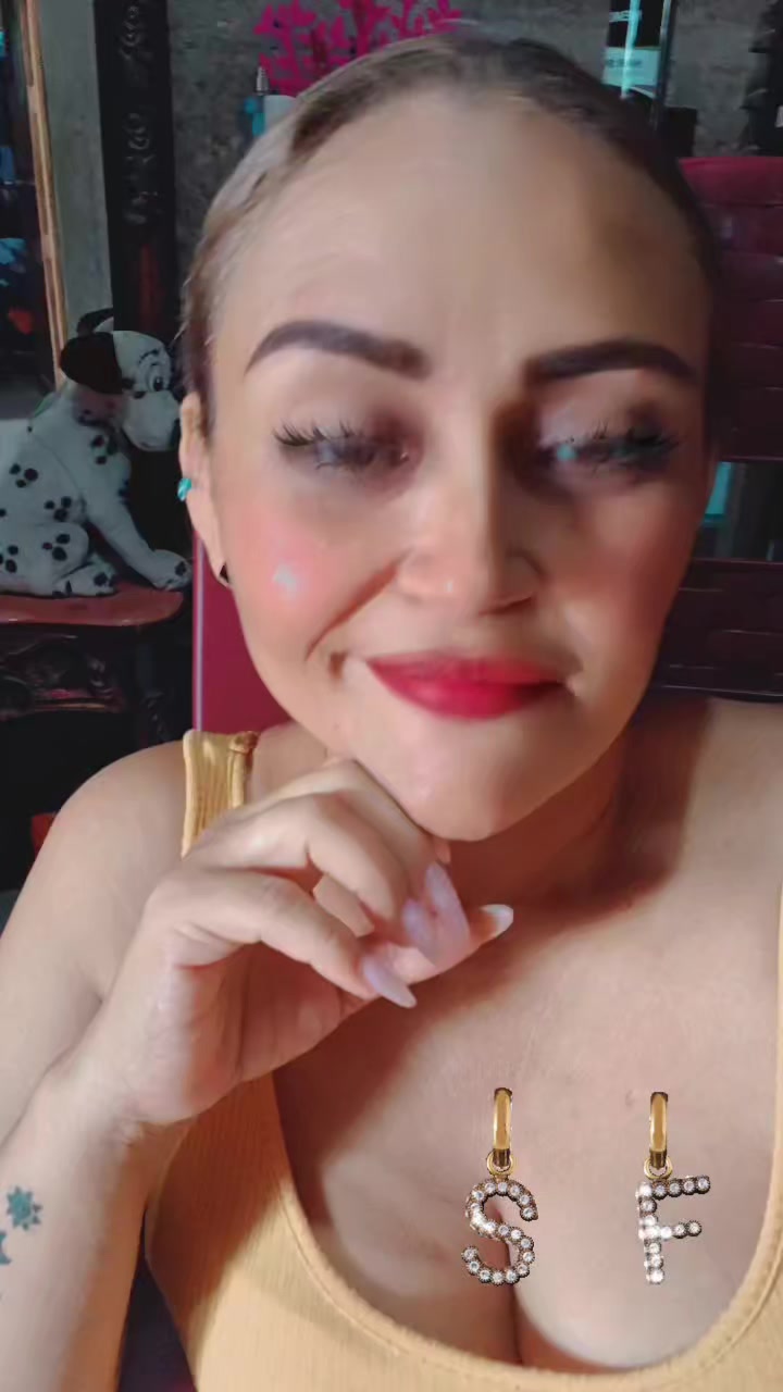 @Fernández