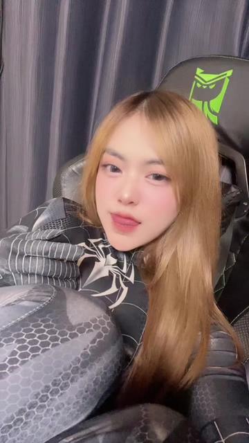 @_ayang9