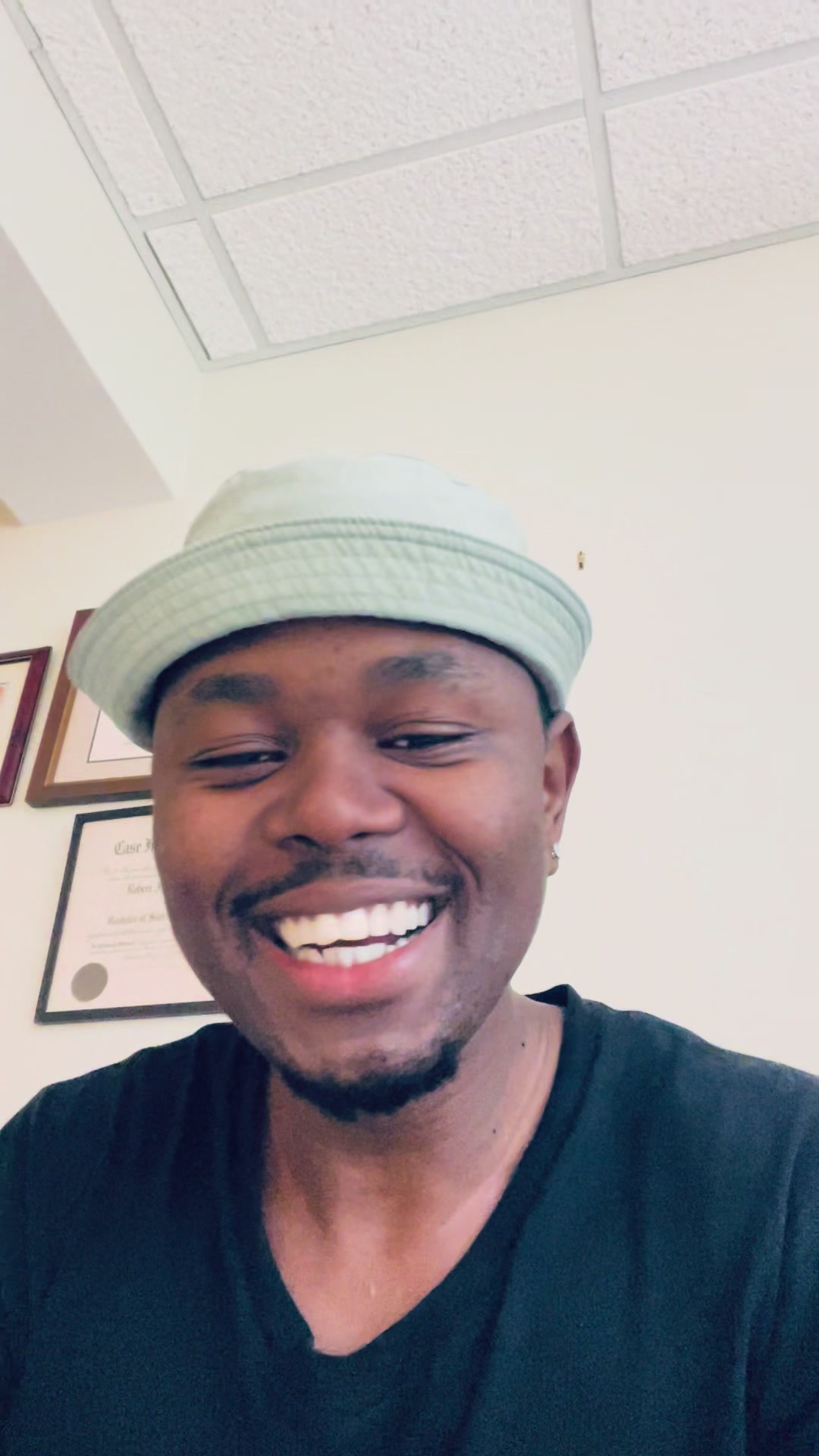@UncleLangé 🇺🇸🇿🇦