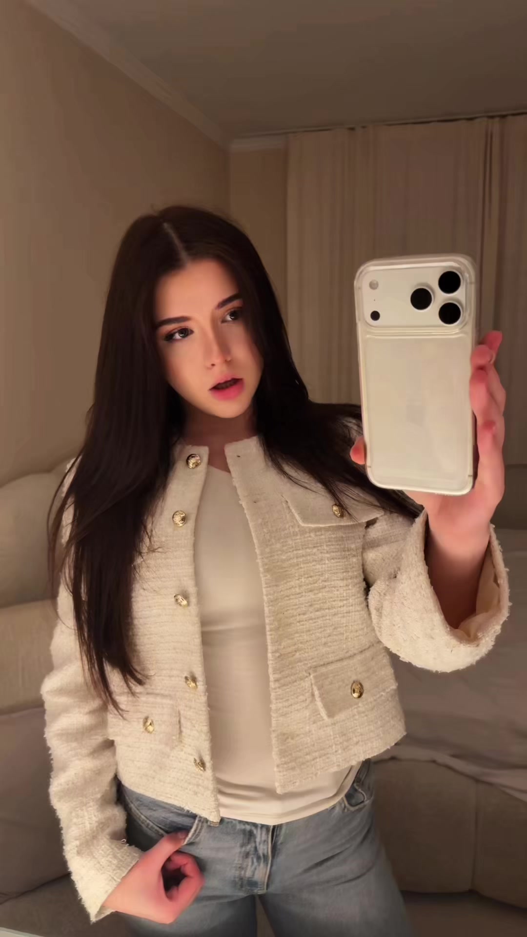 @𝐄𝐦𝐦𝐚