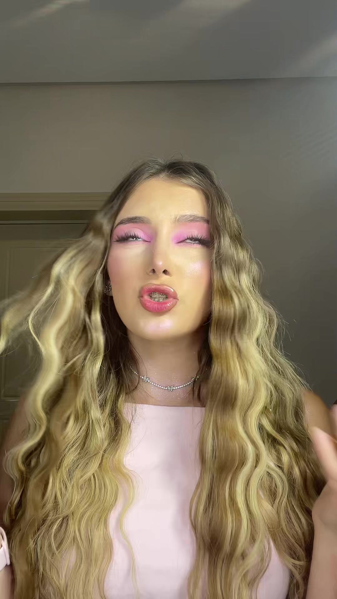 @whoinga