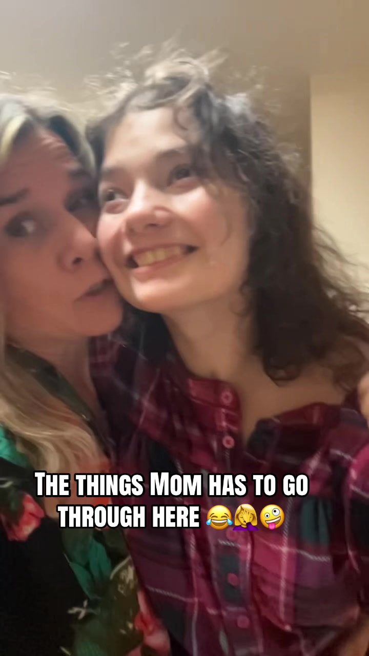 @Hotmomvibes
