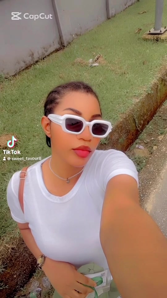 @Sweet_Favour