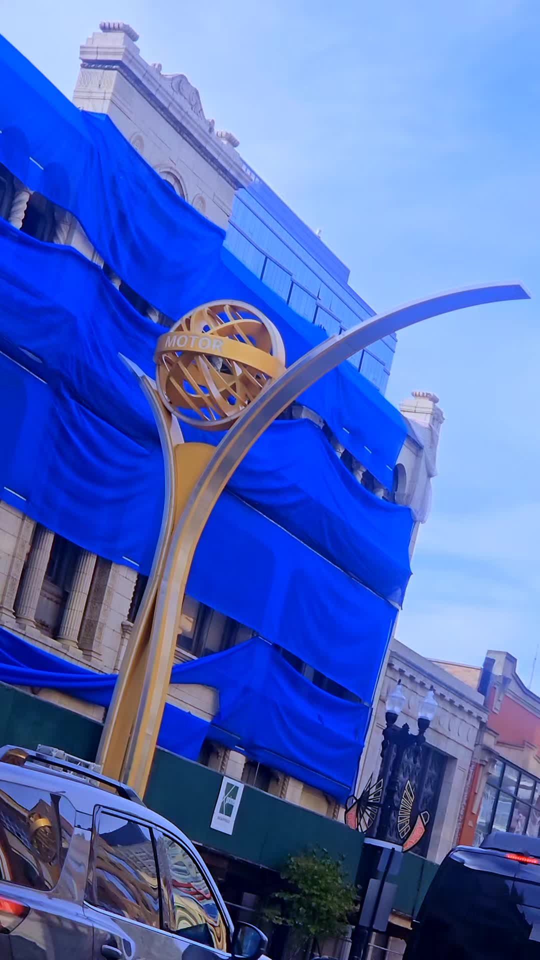 @Mr.Woodlawn_60637