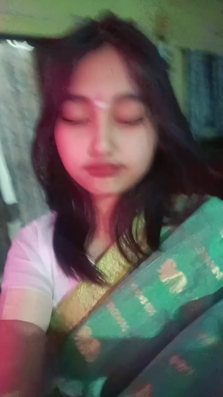 @YANA GURUNG👅