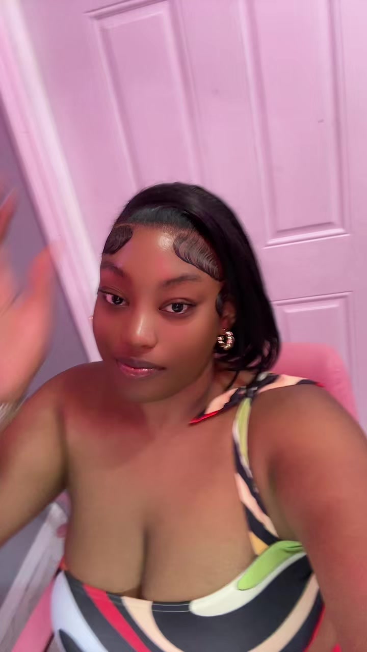 @Krissy 😘 || ya fav influencer
