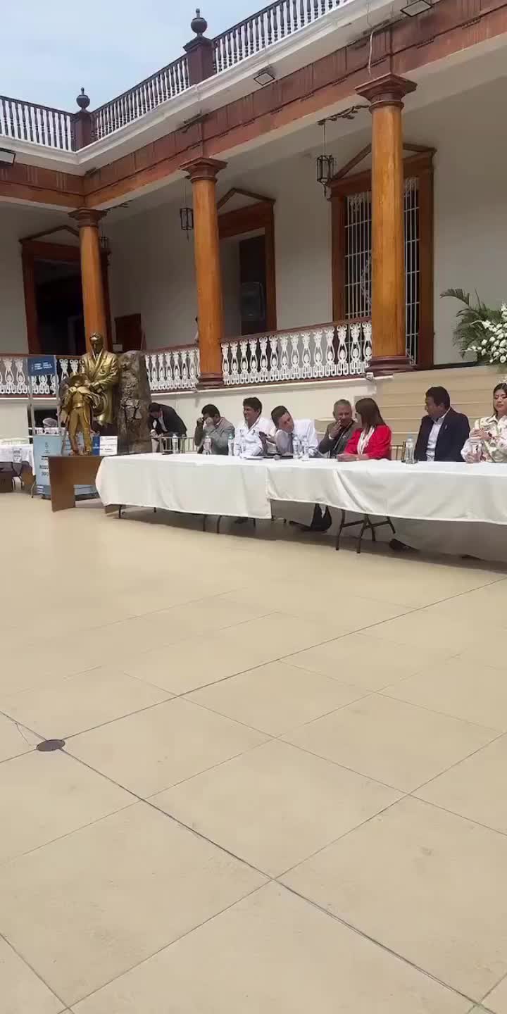 @Veronica Escobal Ordoñez