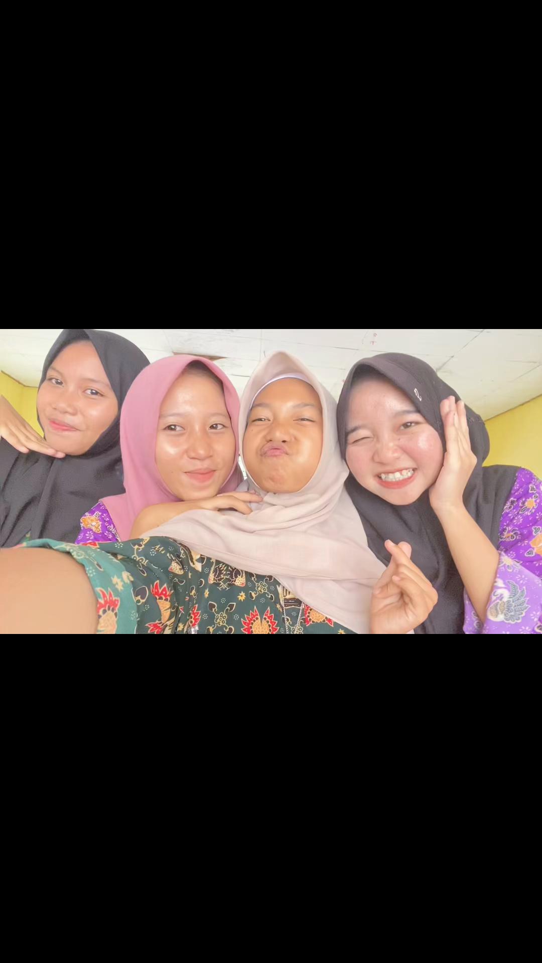@melatiii020326.