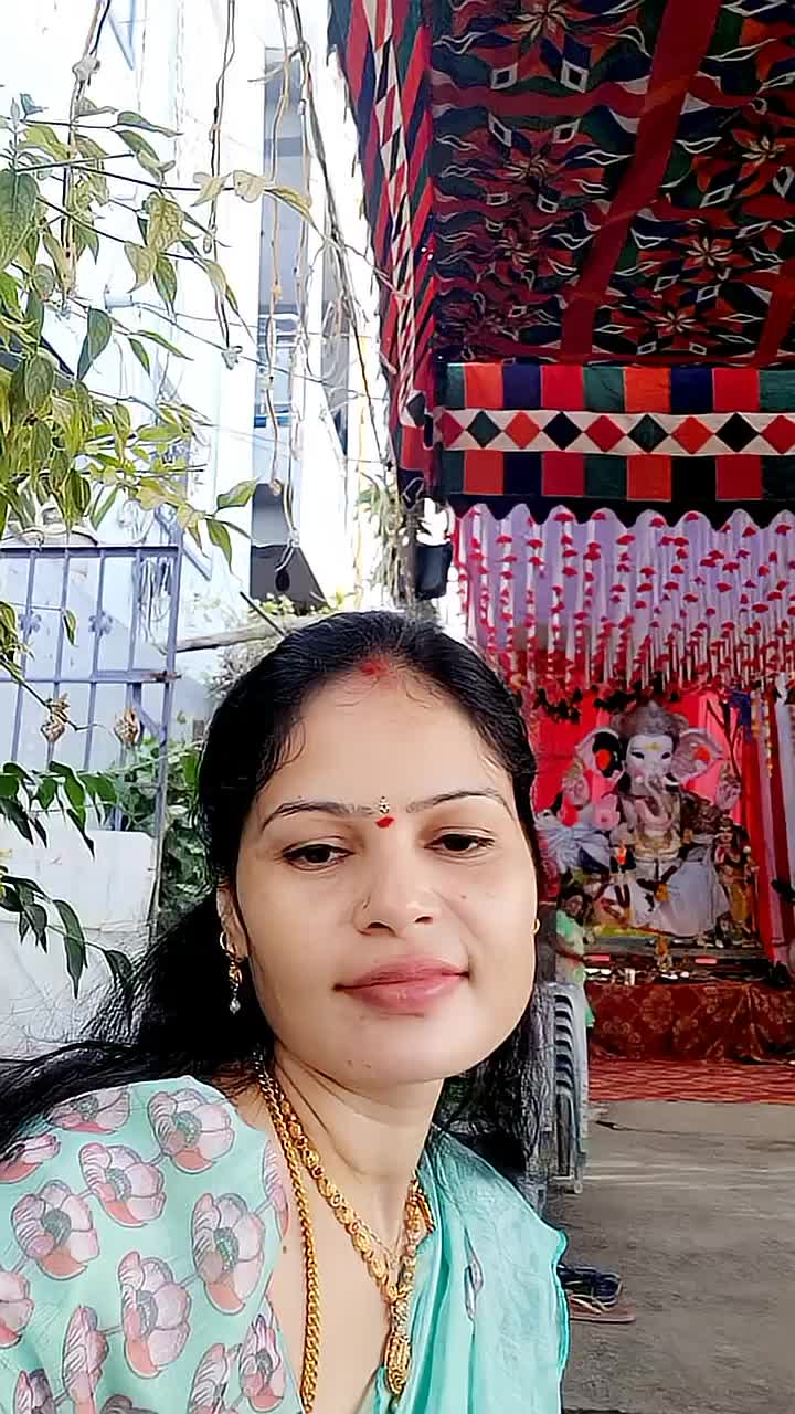 @DUBAI LO RADHA
