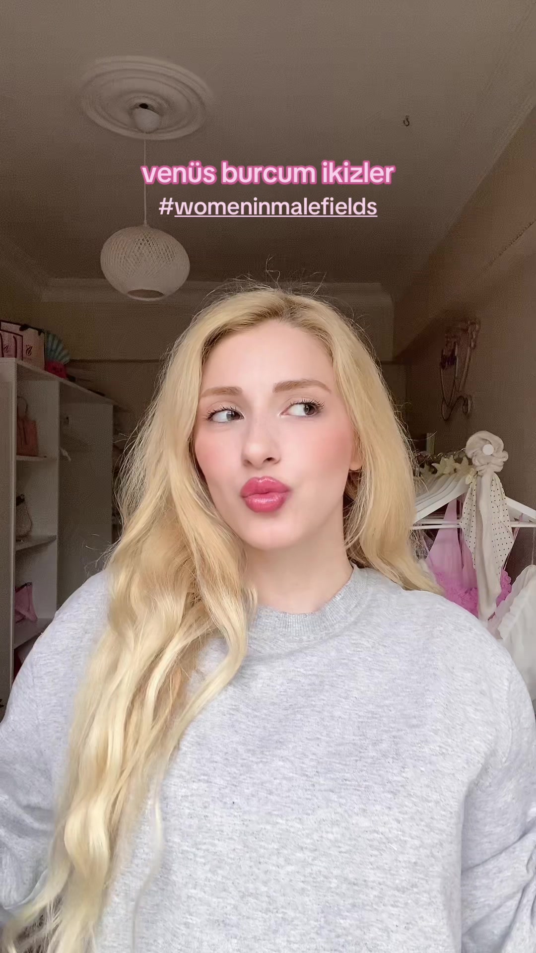 @౨ৎ𝓂𝑒𝓁𝒾𝓈 𝑜𝓃𝒾𝓏♡