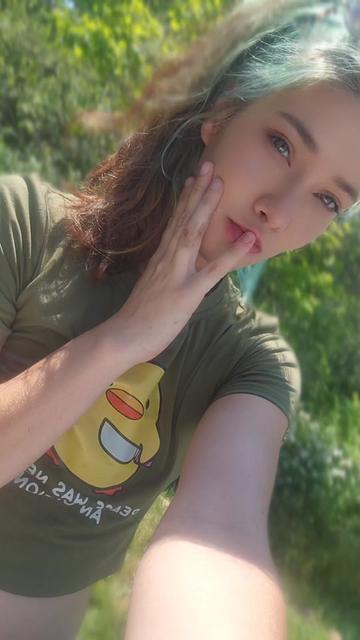 @Thegirlwiththecursemark