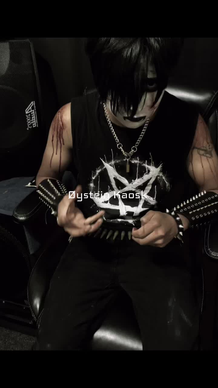 @Øystein Kaosk💿🖤🗡️