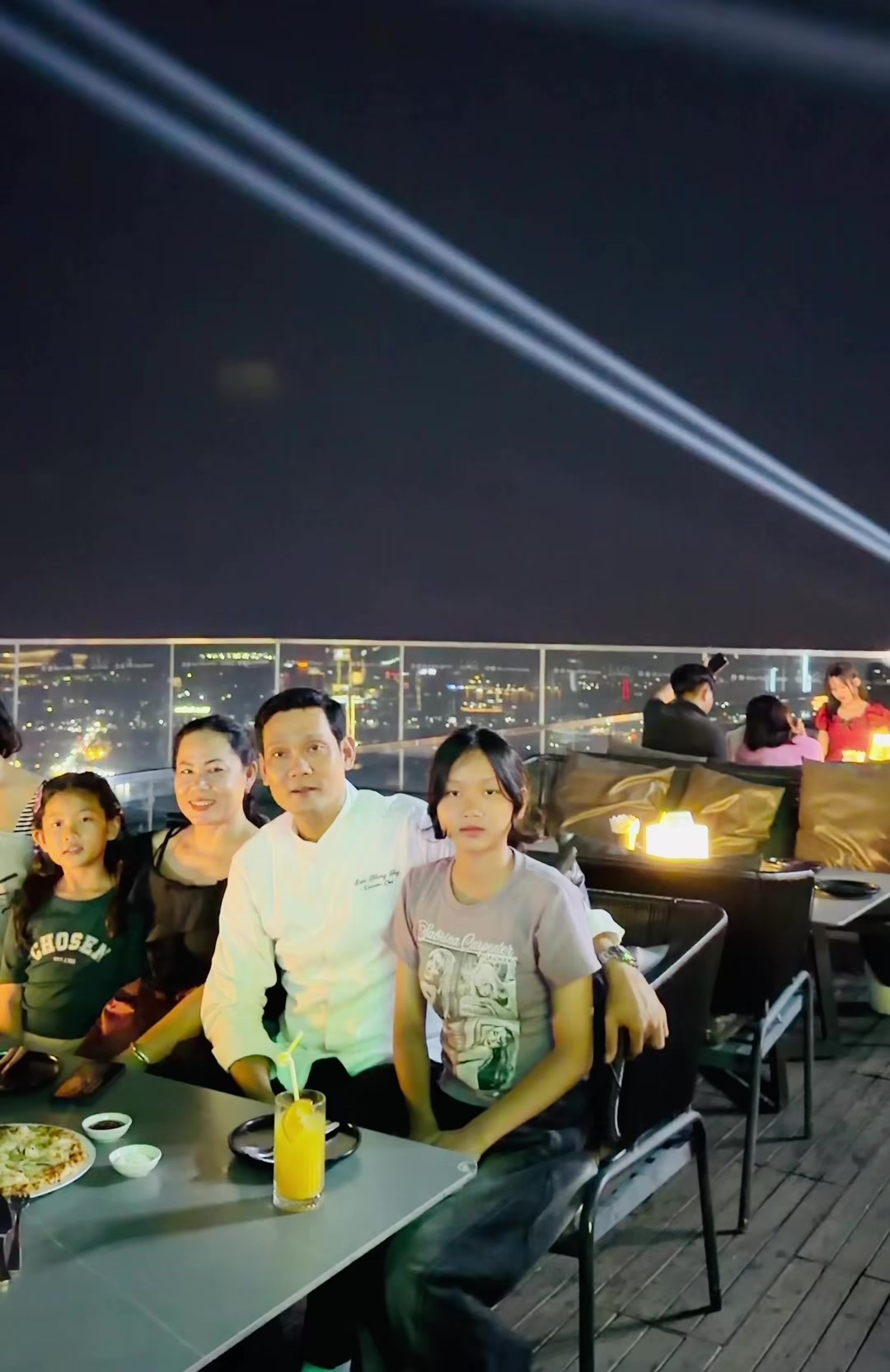 @Sun Meng Hy / ស៊ុនម៉េងហុី