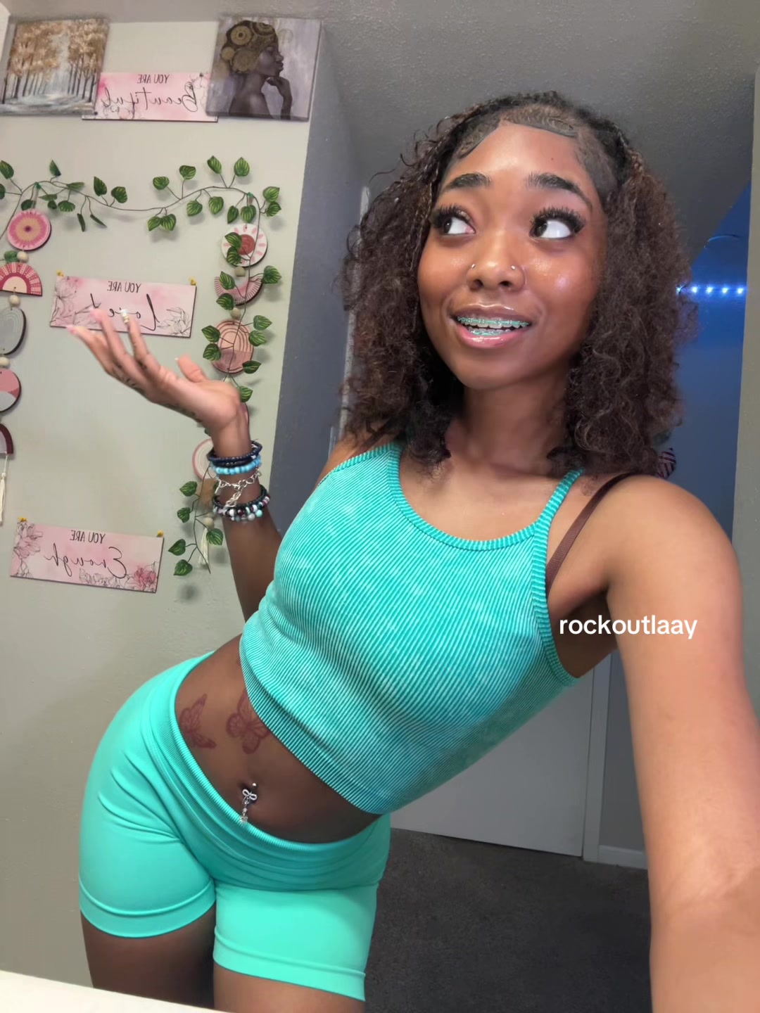 @rockoutlaay