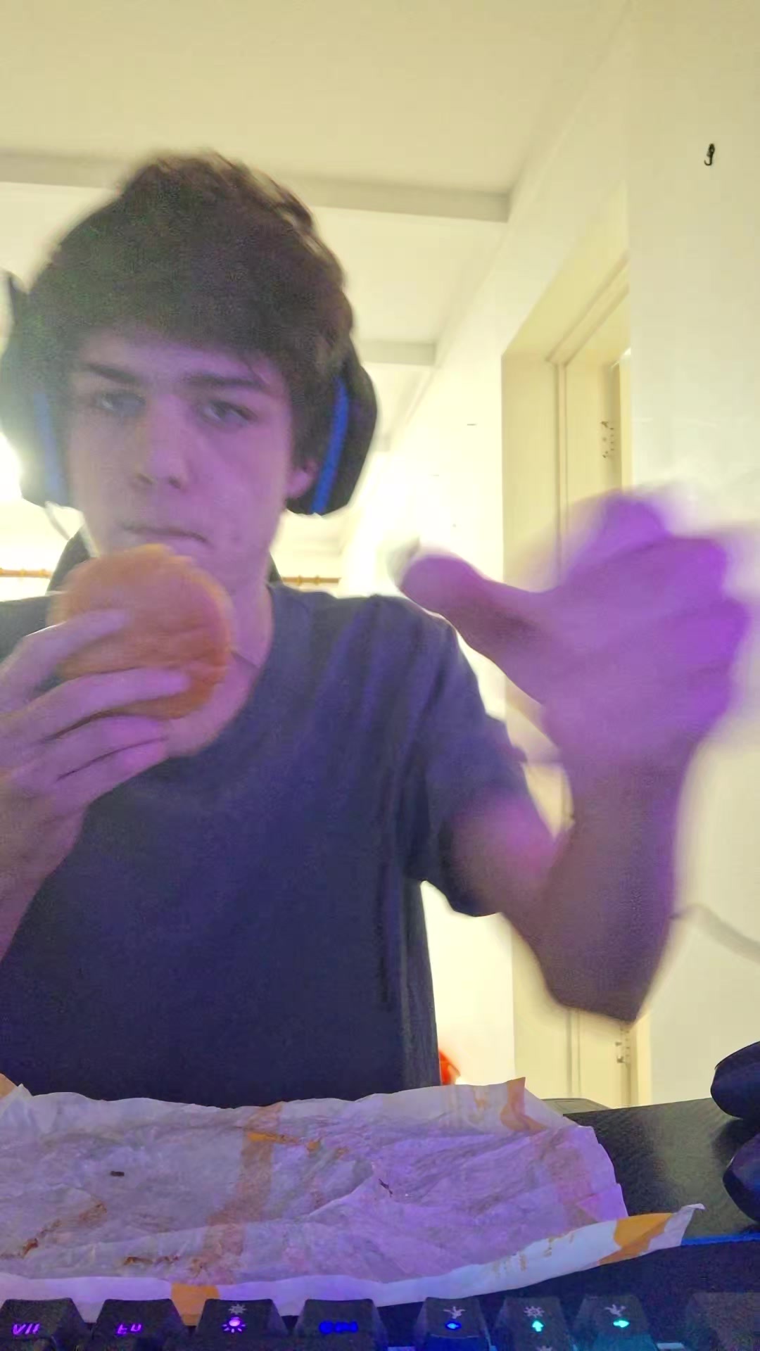@Vybess