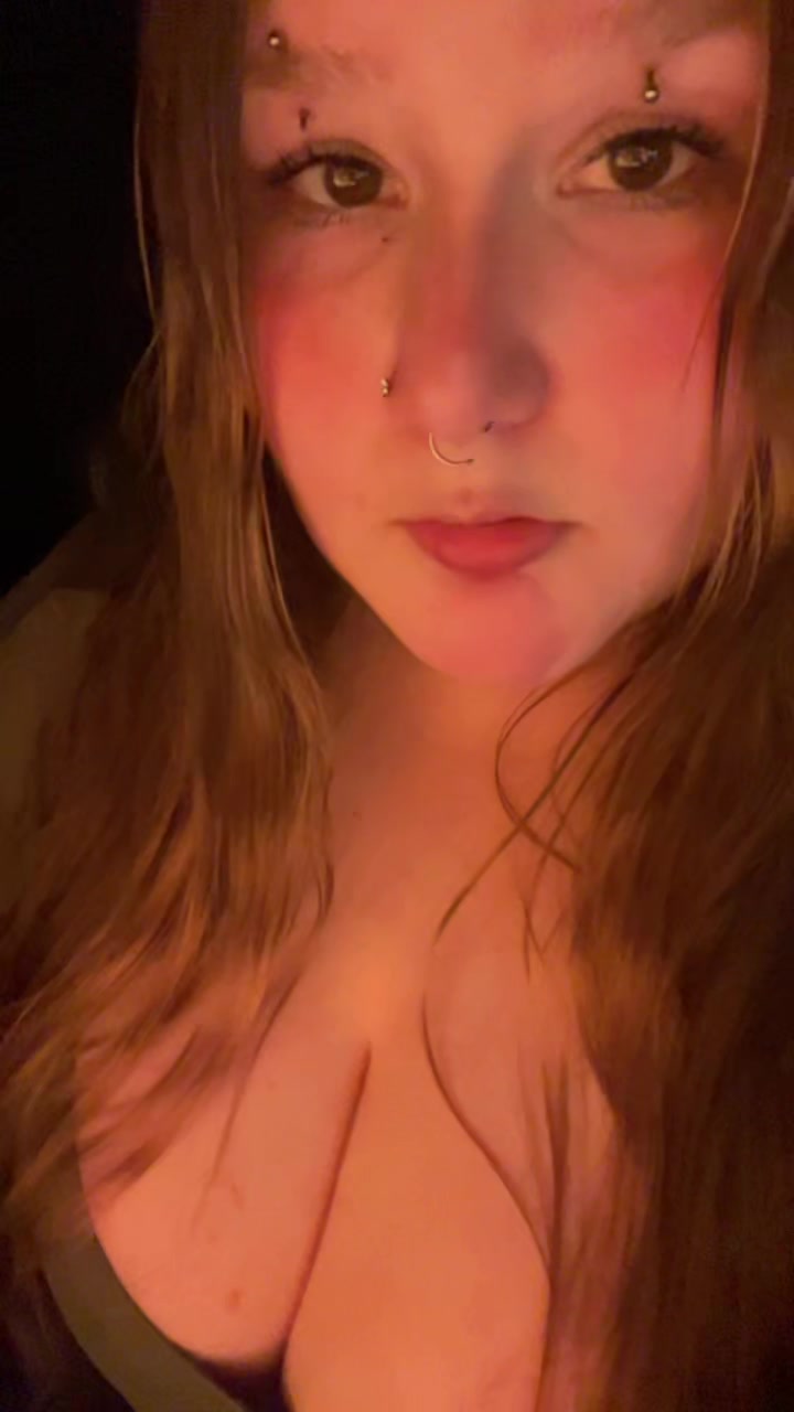 @yourlocalweird_madie01