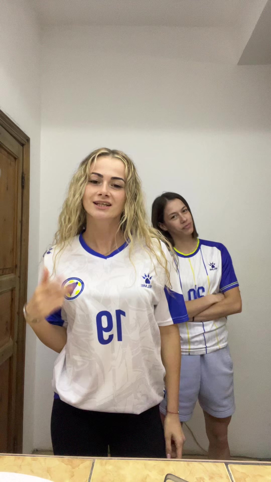 @Ajnozaa